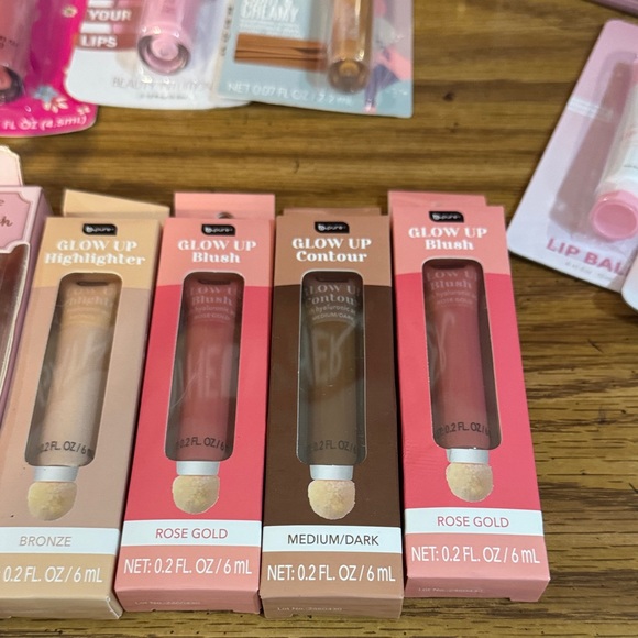 Assorted Makeup Collection $ value - Picture 8 of 8